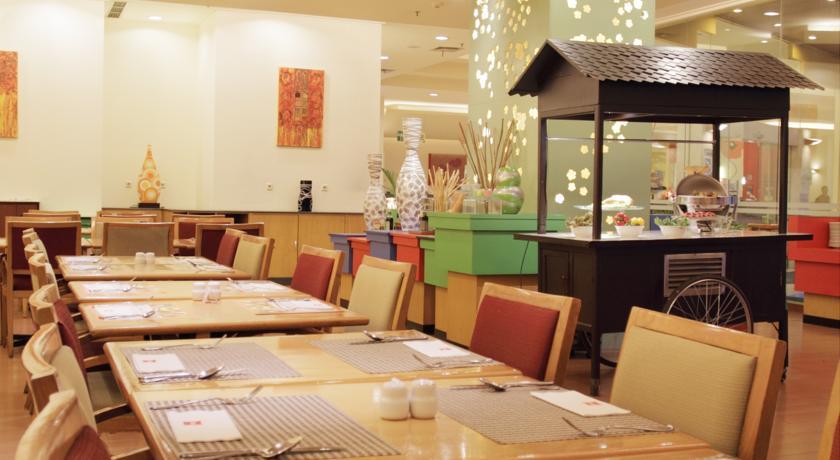Hotel Ibis Malioboro Yogyakarta Exterior foto