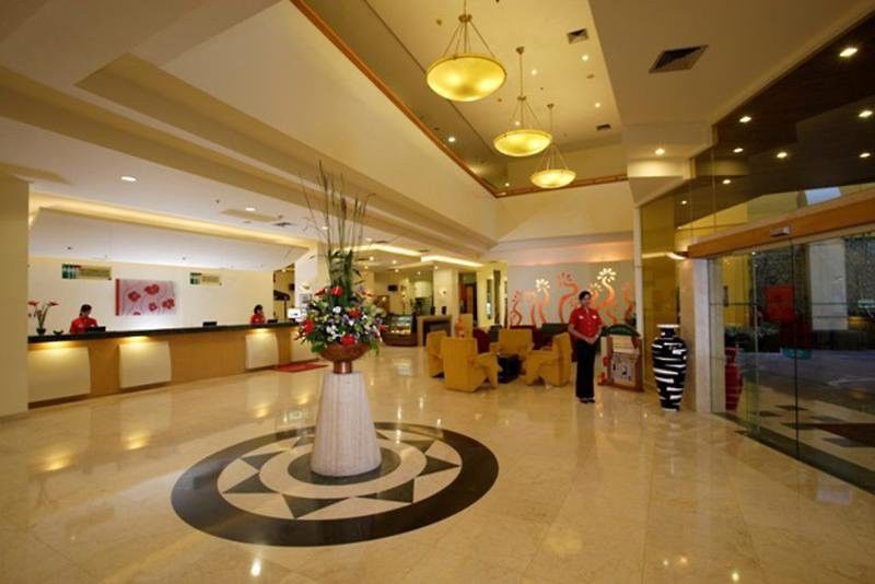 Hotel Ibis Malioboro Yogyakarta Exterior foto